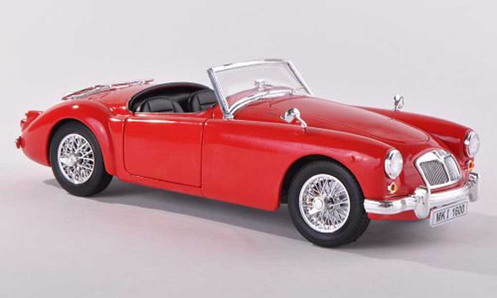MG MGA 1/18 Revell A Roadster rosso Verdeck liegt avec modellino in miniatura