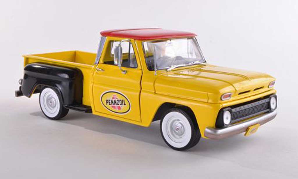 Chevrolet C-10 1/18 Greenlight Stepside Pennzoil 1965 modellino in miniatura