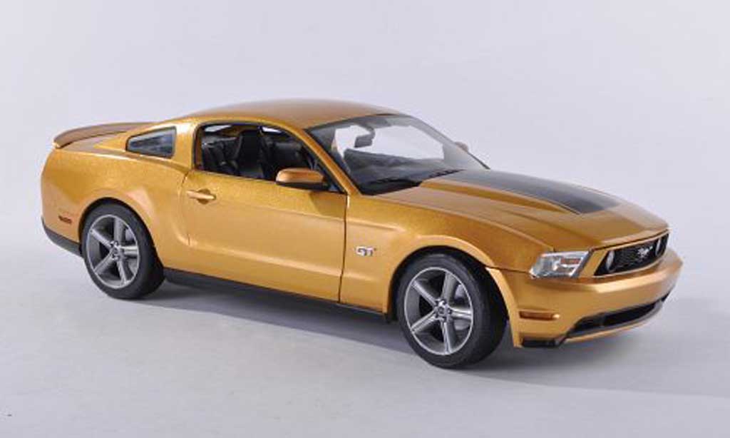 Ford Mustang 2010 1/18 Greenlight 2010 GT dore/nero modellino in miniatura