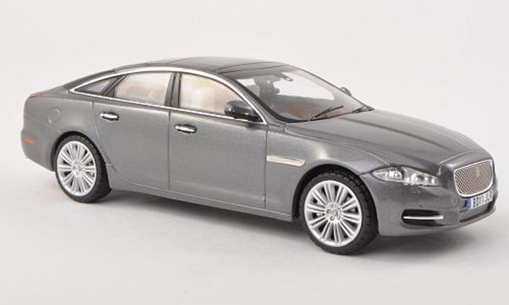 Jaguar XJ 1/43 IXO grigio RHD 2011 modellino in miniatura