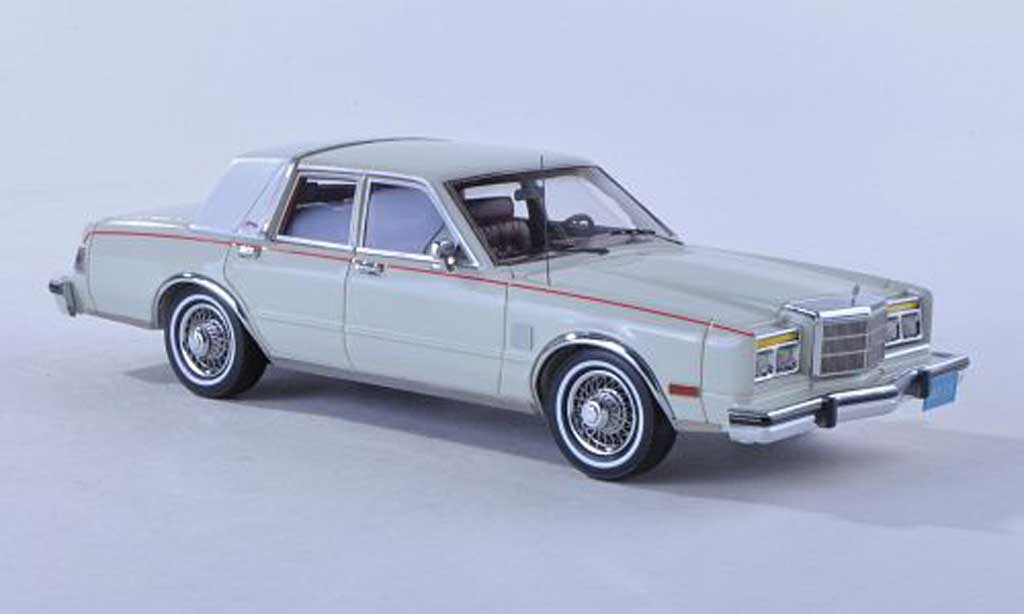 Chrysler Fifth Avenue 1/43 Matrix bianco modellino in miniatura