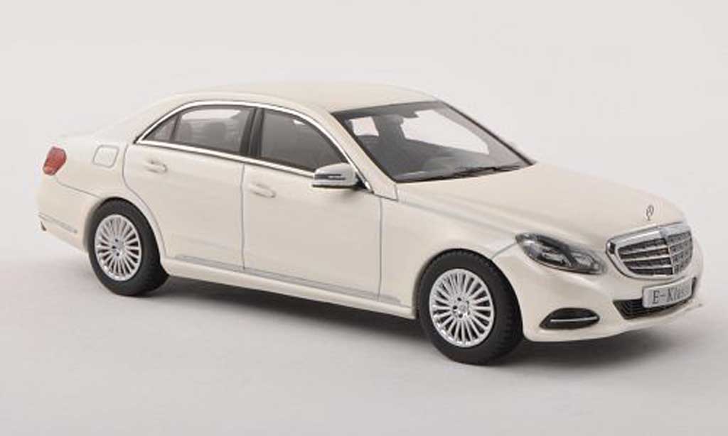 Mercedes Classe E 1/43 Kyosho (W212) bianco 2013 modellino in miniatura