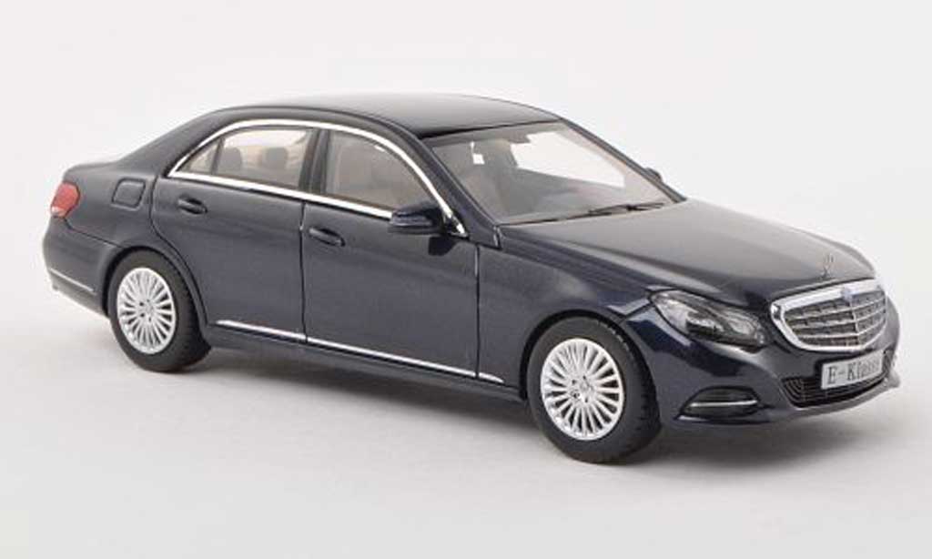 Mercedes Classe E 1/43 Kyosho (W212) nero-blu 2013 modellino in miniatura