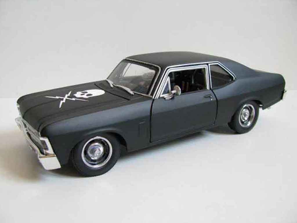 Chevrolet Nova 1/18 Maisto death proof tuning modellino in miniatura