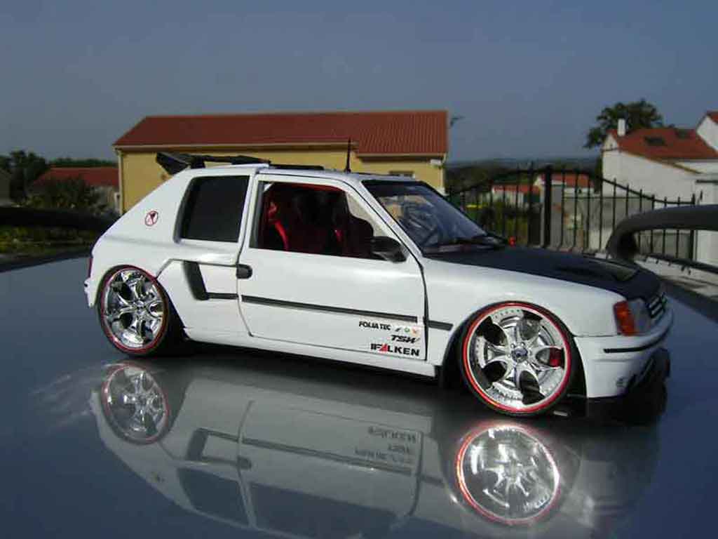 Peugeot 205 Turbo 16 1/18 Solido Turbo 16 full white T16 tuning modellino in miniatura