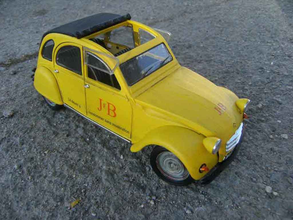 Citroen 2CV 1/18 Solido j&b 1966 tuning modellino in miniatura