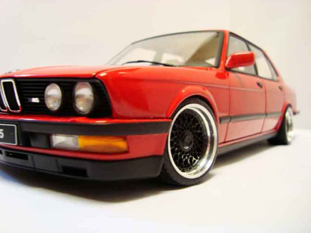 Bmw M5 E28 1/18 Autoart E28 rosso jantes bbs 17 pouces modellino in miniatura