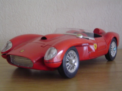 Ferrari 250 TR 1/18 Burago TR gto rosso modellino in miniatura