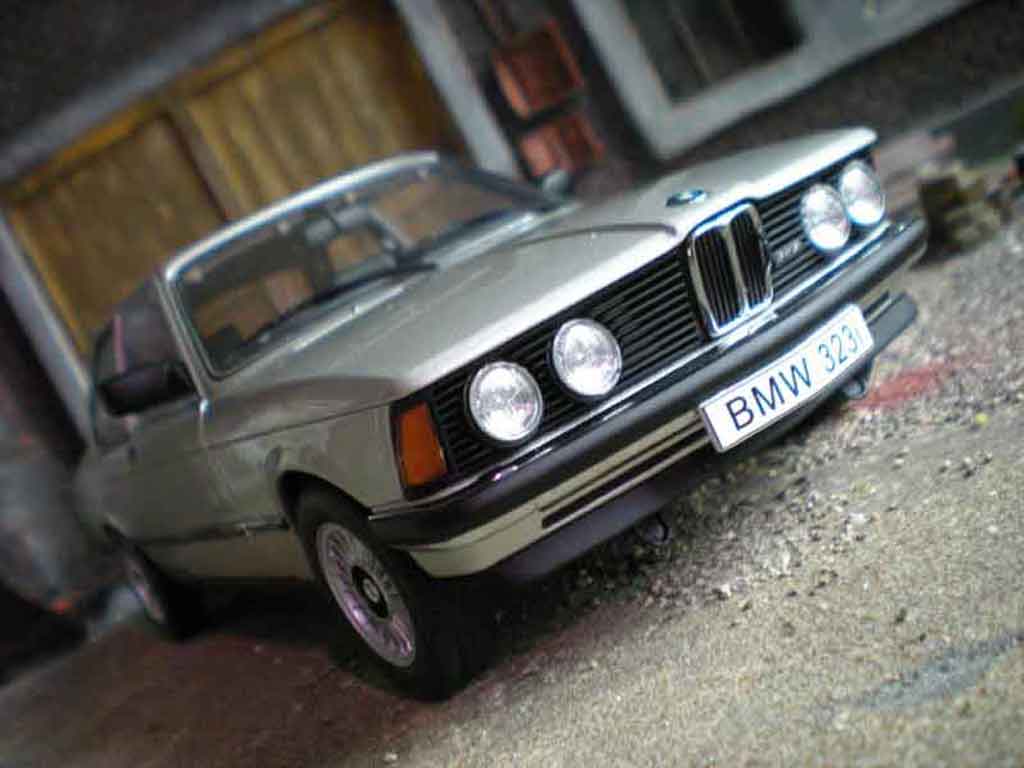 Bmw 323 1/18 Autoart e21 grigio argent polaris grigio 1977 modellino in miniatura