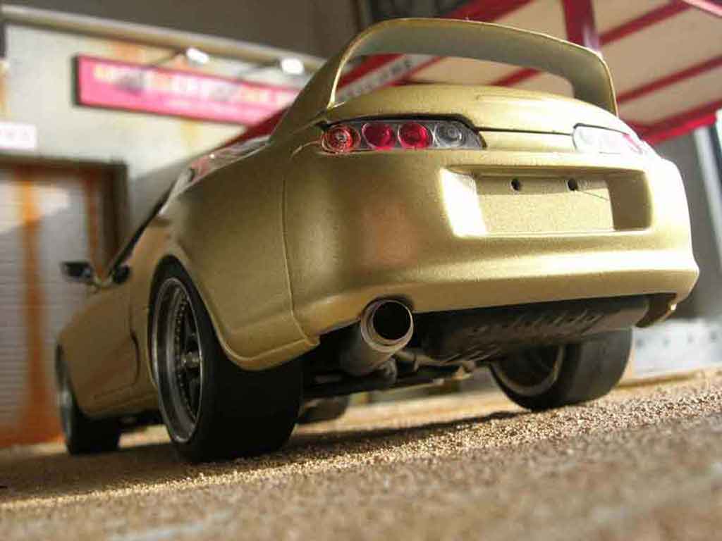 Toyota Supra 1/18 Kyosho top secret tuning modellino in miniatura