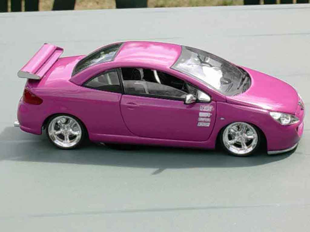 Peugeot 307 CC 1/18 Solido CC fushia fun modellino in miniatura