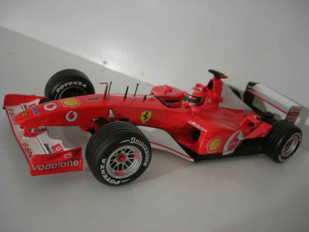 Ferrari F1 F2002 1/18 Hot Wheels F2002 schumacher modellino in miniatura