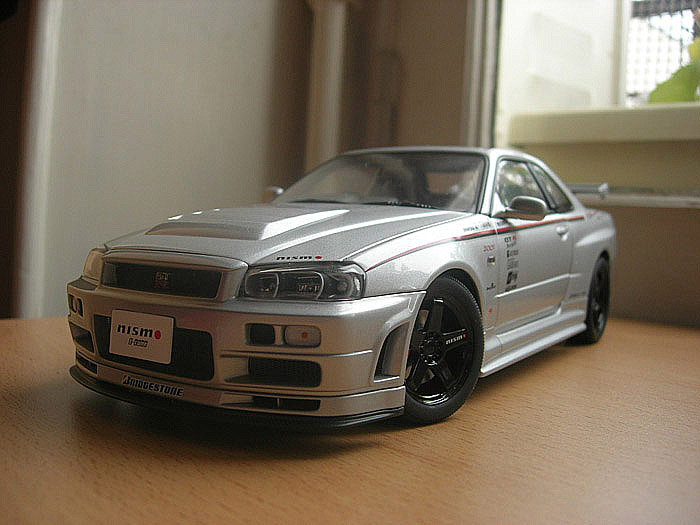 Nissan Skyline R34 GTR 1/18 Autoart R34 GTR nismo z-tune Z2 modellino in miniatura