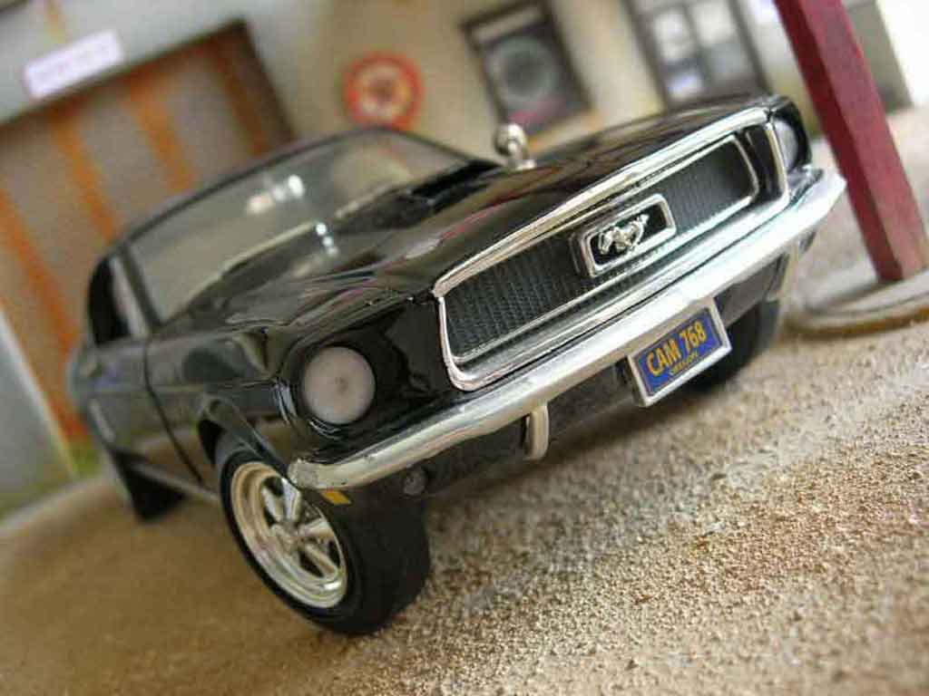 Ford Mustang 1965 1/18 Ertl 1965 coupe noir modellino in miniatura