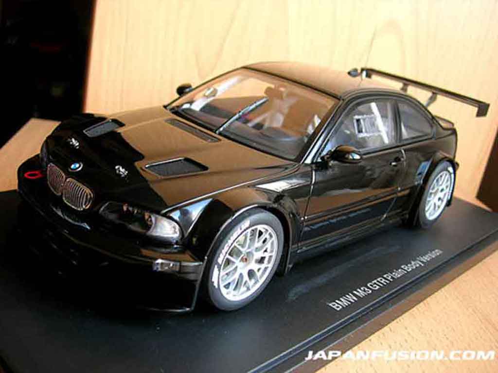 Bmw M3 E46 1/18 Autoart GTR E46 plain body version nero modellino in miniatura