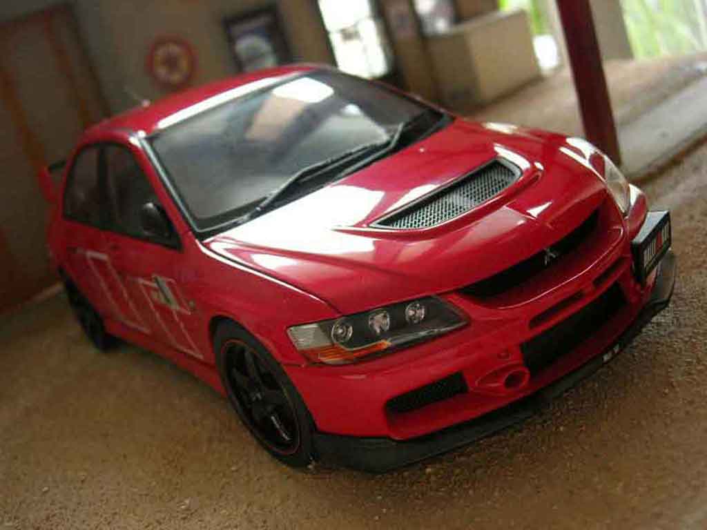 Mitsubishi Lancer Evolution IX 1/18 Autoart Evolution IX rallye art rosso modellino in miniatura