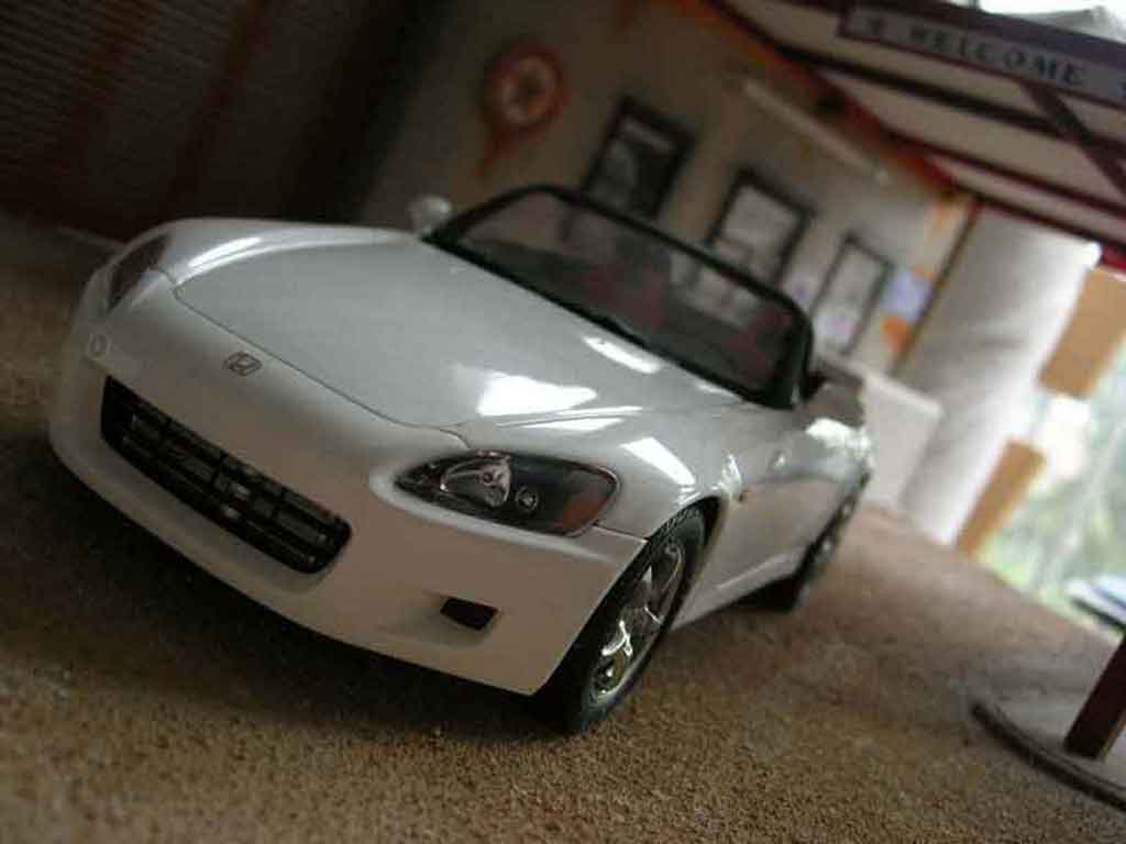 Honda S2000 1/18 Autoart bianco modellino in miniatura