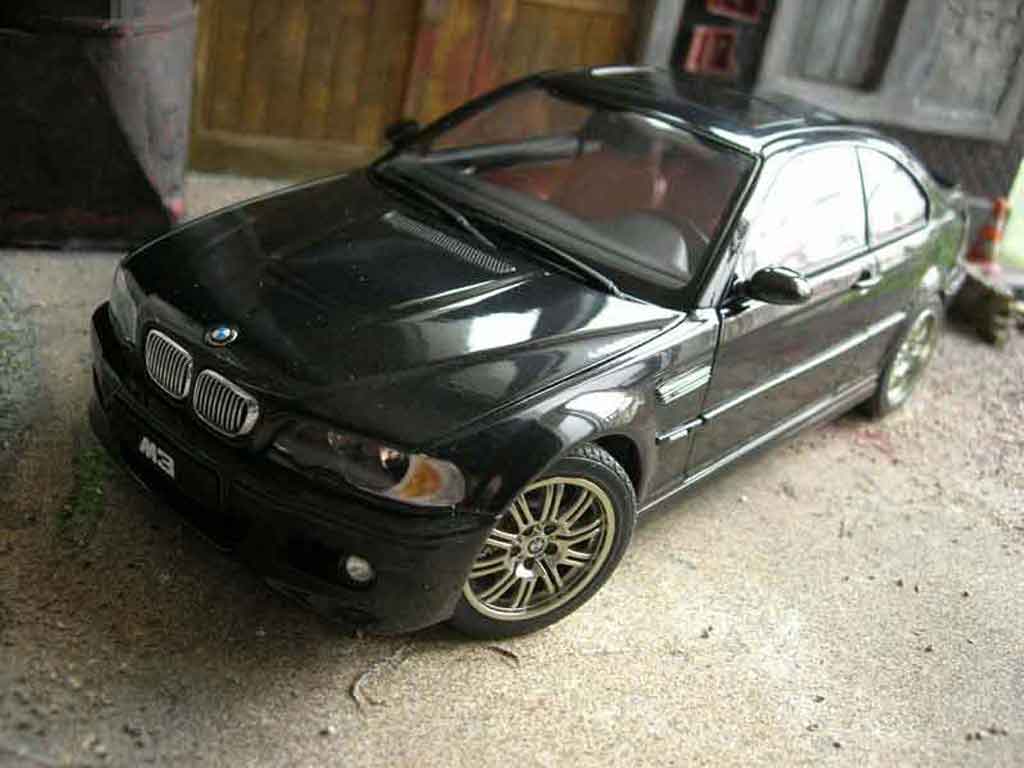 Bmw M3 E46 1/18 Autoart E46 nero modellino in miniatura