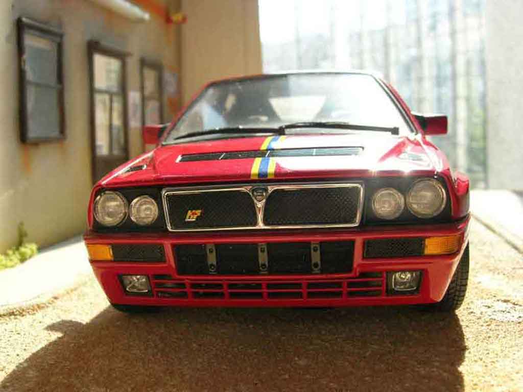 Lancia Delta HF Integrale 1/18 Kyosho HF Integrale evolution 2 collezione modellino in miniatura