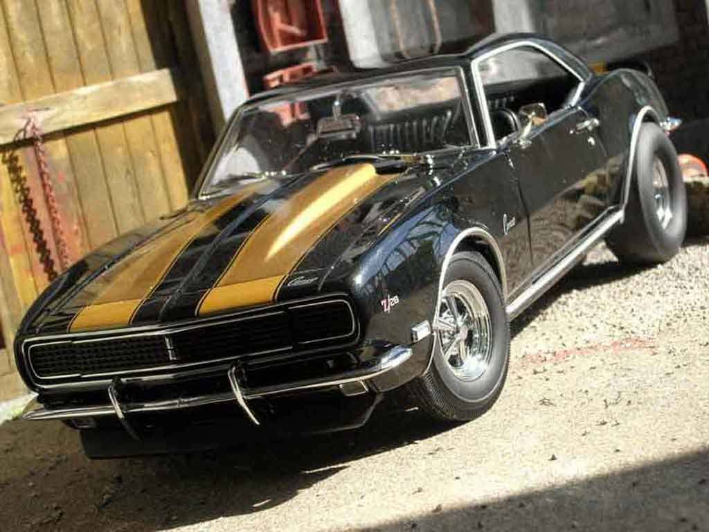 Chevrolet Camaro Z28 1/18 Exact Detail Replicas Z28 street stalkerz grigio nero bandes dorees 1968 modellino in miniatura