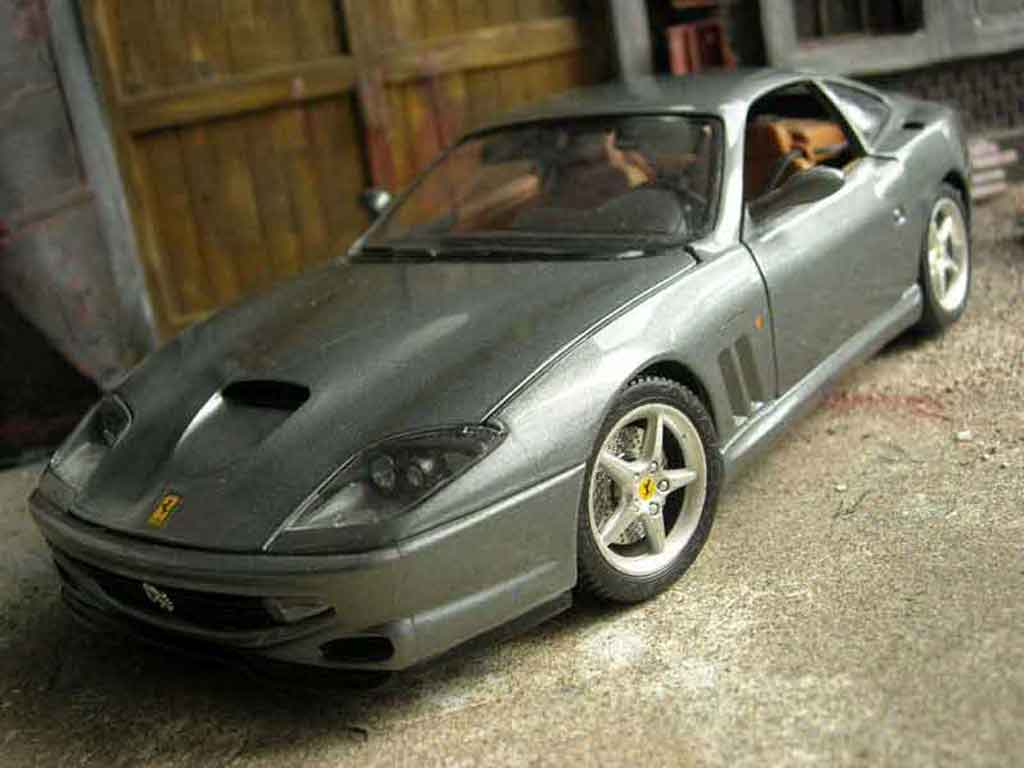 Ferrari 550 Maranello 1/18 Burago Maranello grigio modellino in miniatura