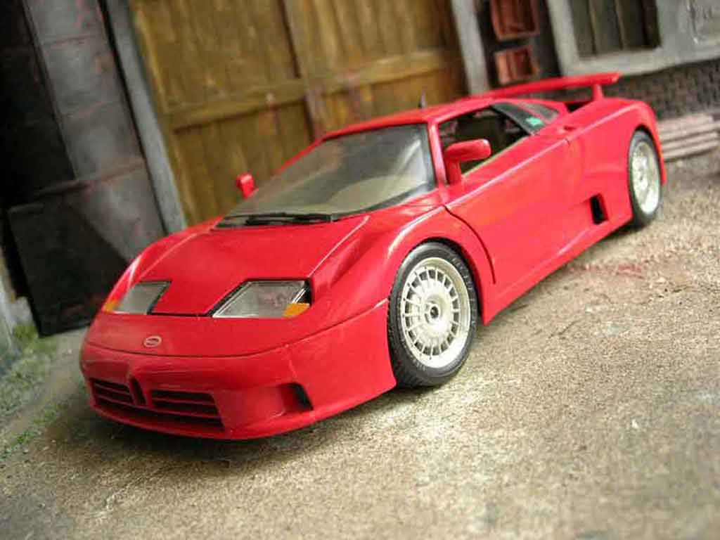 Bugatti EB110 1/18 Burago  modellino in miniatura