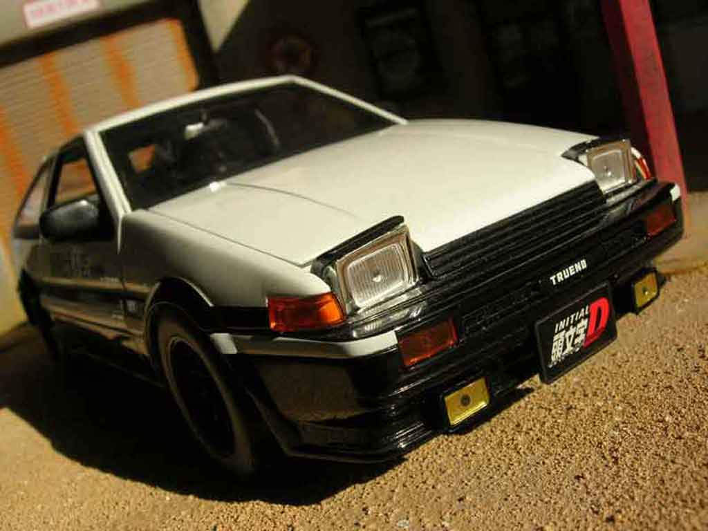Toyota Trueno 1/18 Jada Toys ae86 modellino in miniatura
