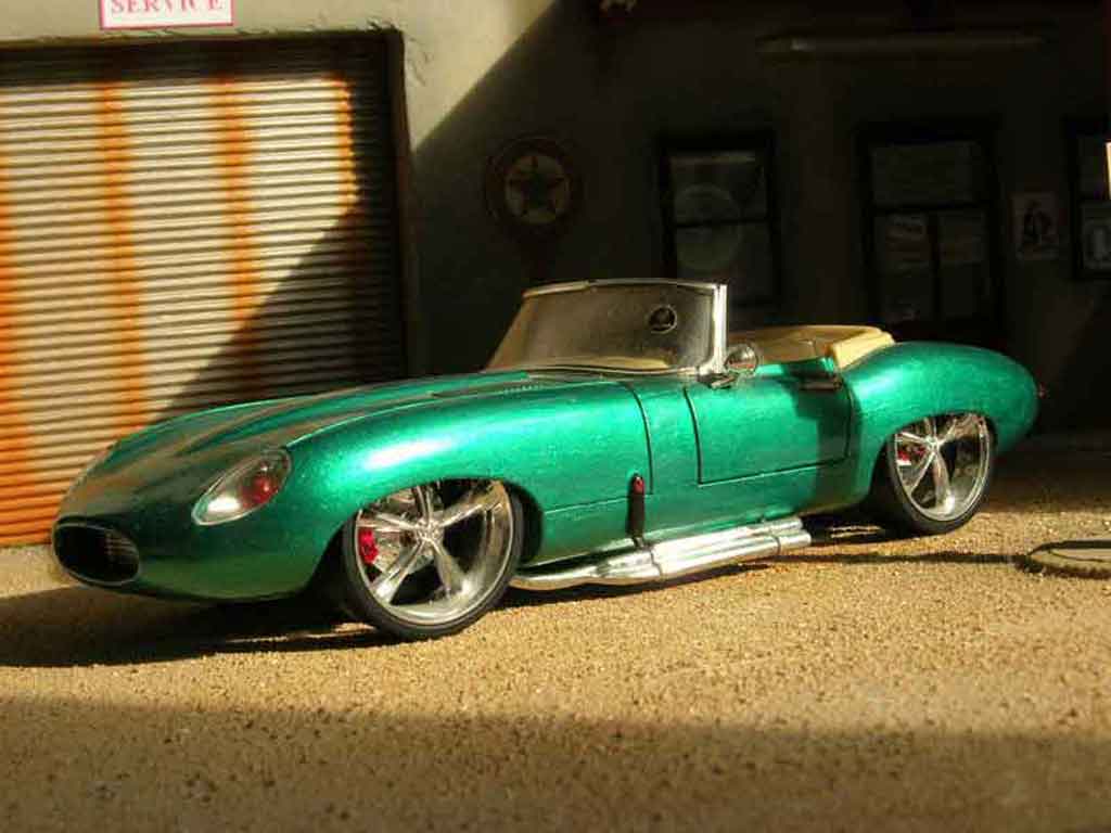 Jaguar E-Type 1961 1/18 Burago 1961 dub tuning modellino in miniatura
