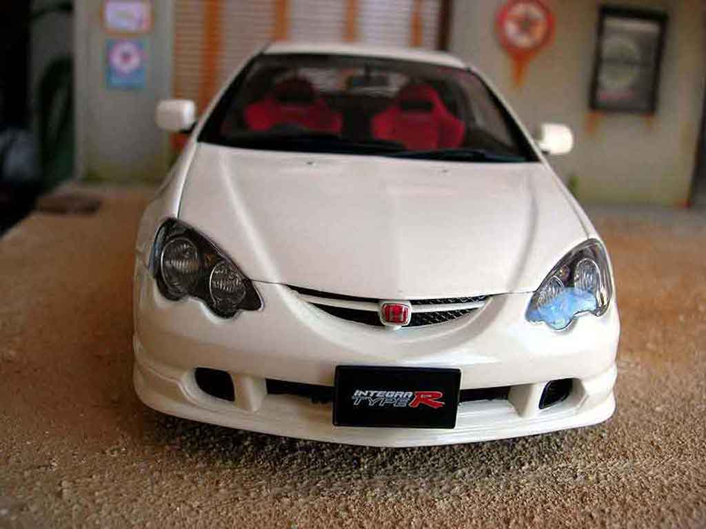 Honda Integra Type R 1/18 Autoart DC5 Type R modellino in miniatura