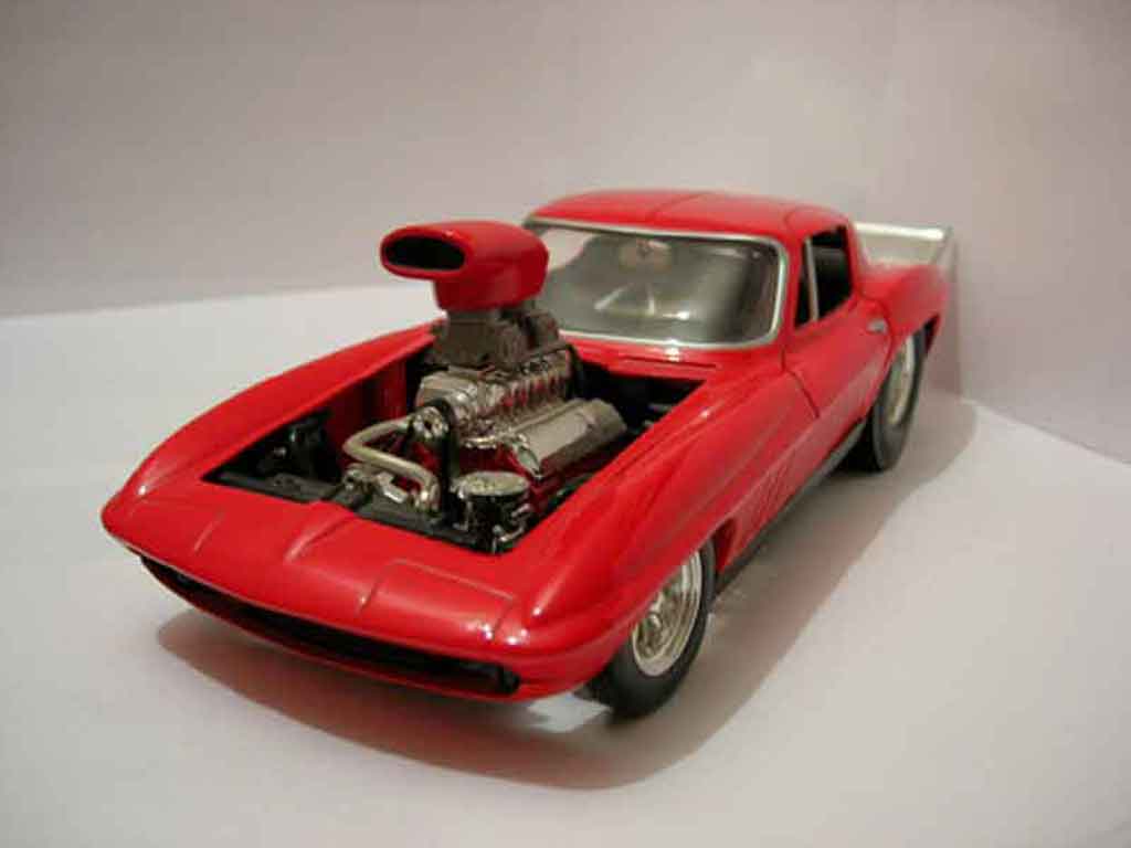 Chevrolet Corvette C2 1/18 Hot Wheels C2 rosso 1965 modellino in miniatura