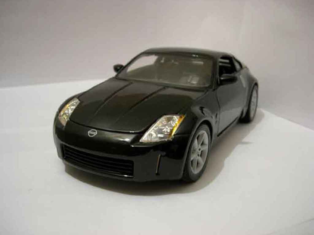 Nissan 350Z 1/18 Maisto coupe noir modellino in miniatura