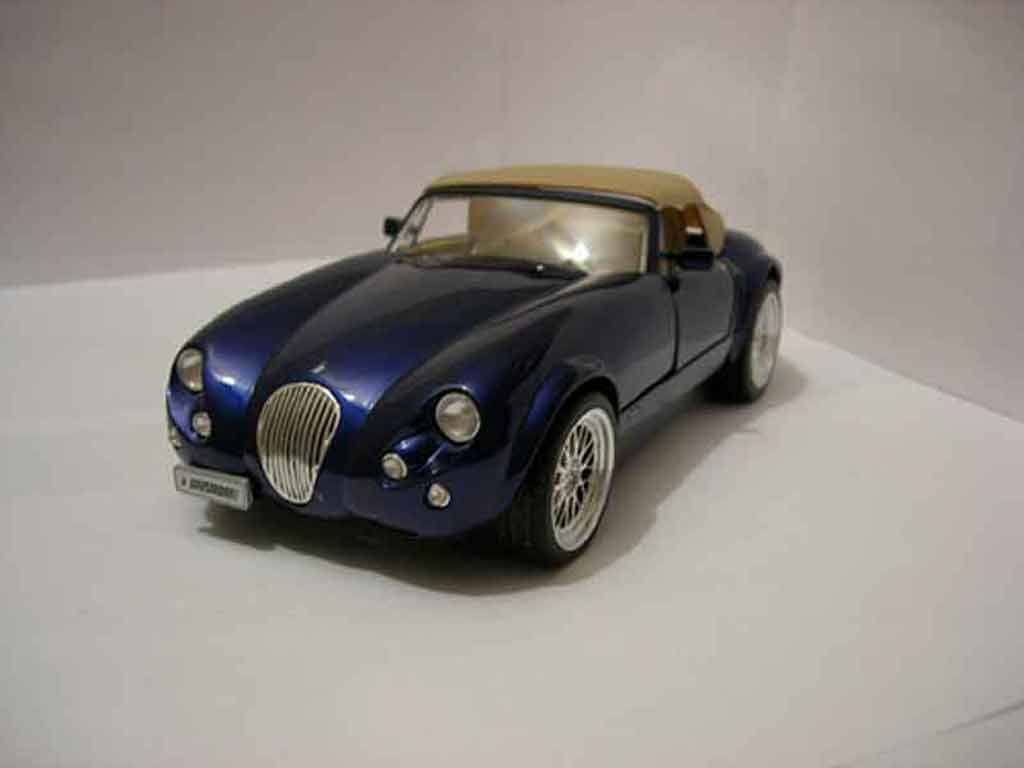 Wiesmann 1/18 Revell mf3 roadster modellino in miniatura