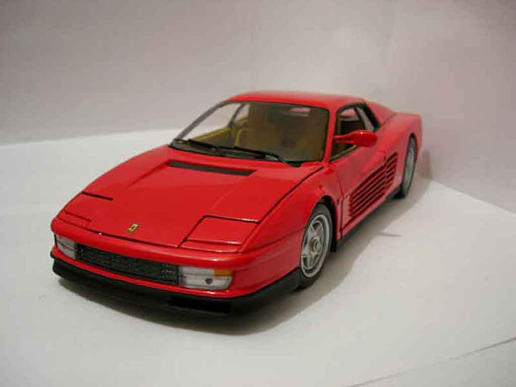 Modellino in miniatura Ferrari Testarossa 1/18 Kyosho rosso