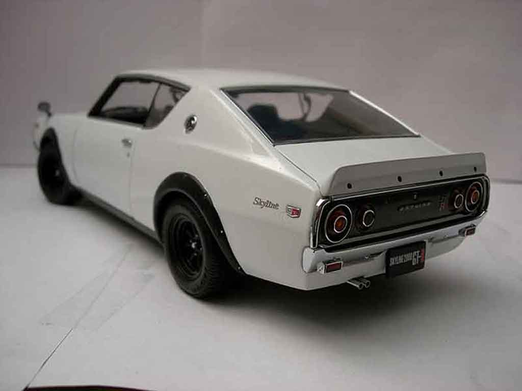 Nissan Skyline 2000 1/18 Kyosho 2000 gt-r street white kpgc 110 modellino in miniatura
