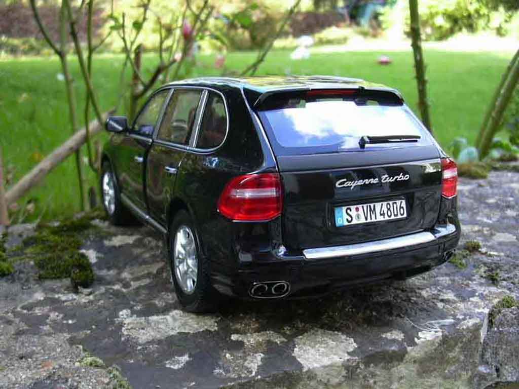 Porsche Cayenne Turbo S 1/18 Norev Turbo nero 2007 modellino in miniatura