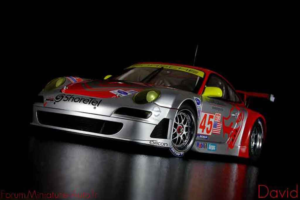 Porsche 997 GT3 RSR 1/18 Autoart GT3 RSR 2007 flying lizard #45 alms modellino in miniatura