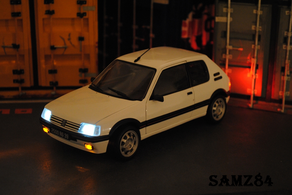 Peugeot 205 GTI 1/18 Norev GTI Blanche 1.9 LED tuning modellino in miniatura