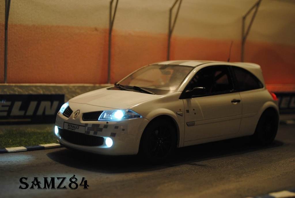 Renault Megane R26R 1/18 Ottomobile R26R bianco Safety Car LED tuning modellino in miniatura