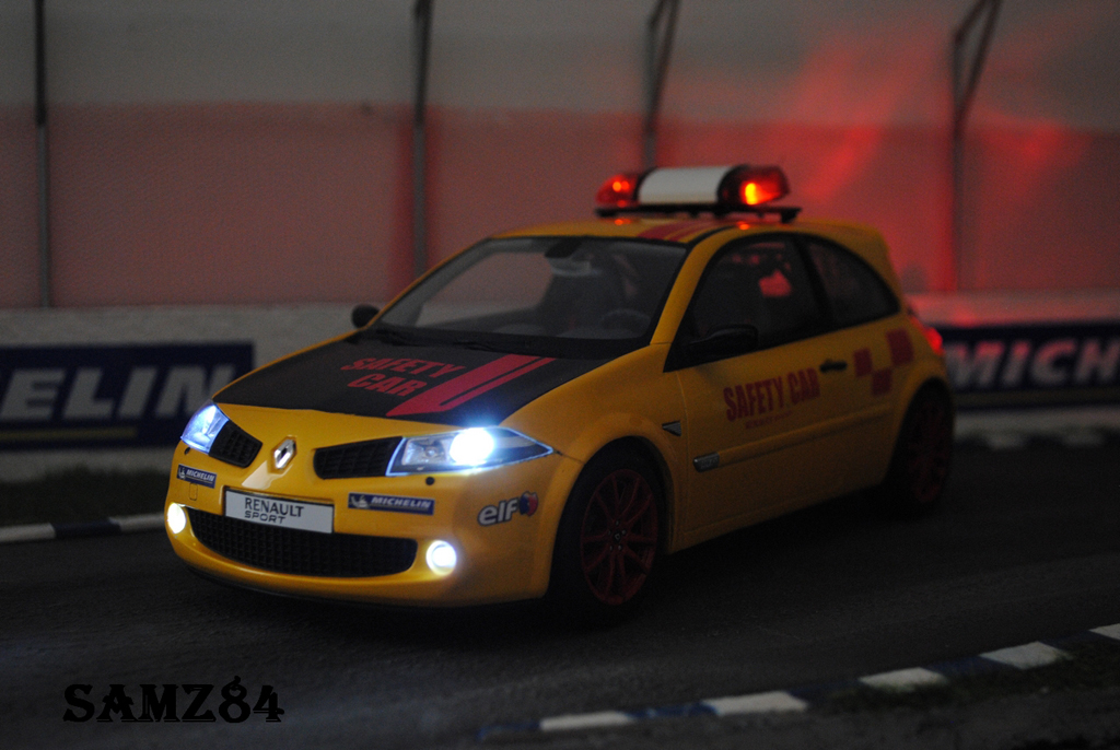 Renault Megane R26R 1/18 Ottomobile R26R Jaune Sirius Safety Car tuning modellino in miniatura
