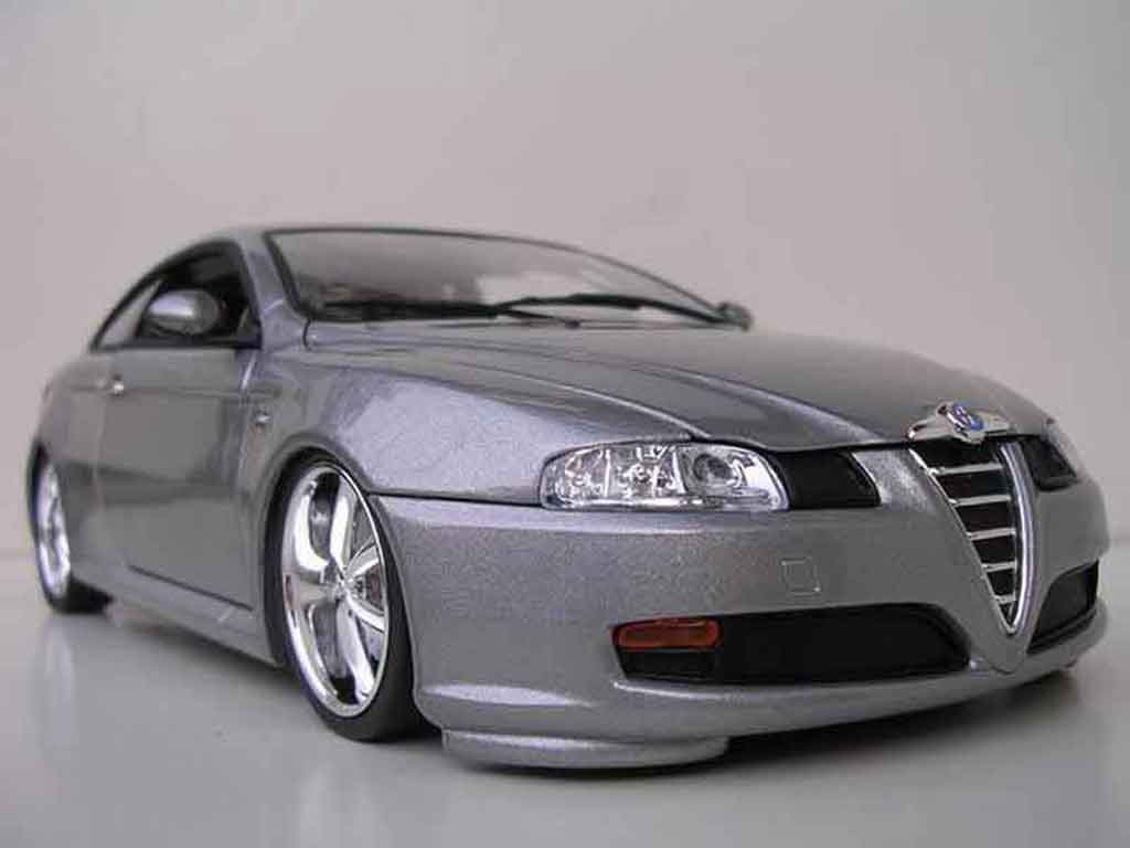 Alfa Romeo GT 1/18 Welly grigio jantes chromees 17 pouces tuning modellino in miniatura