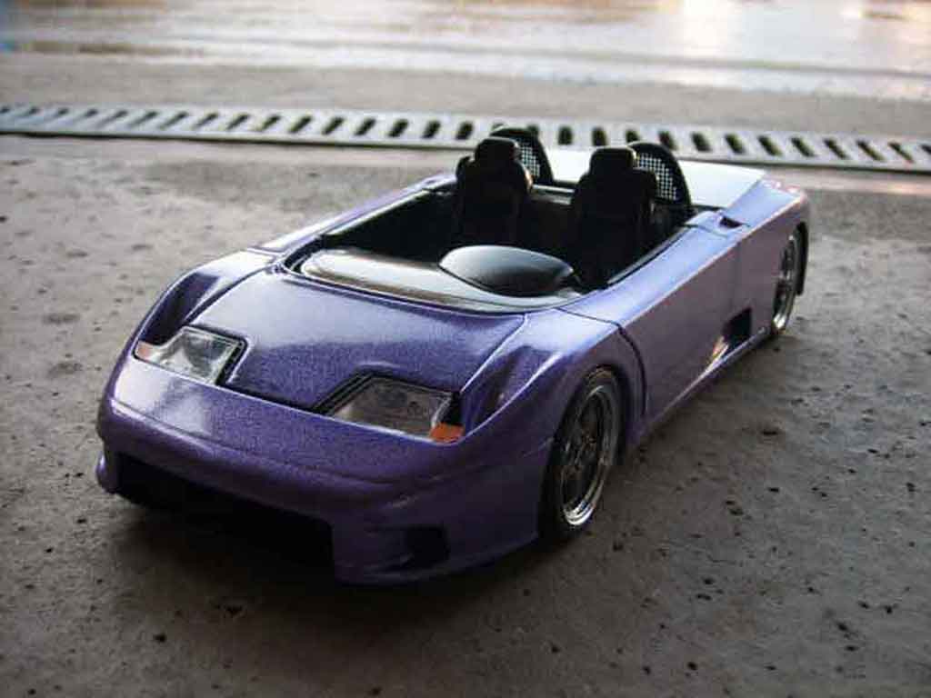 Bugatti EB110 1/18 Burago barquette blu tuning modellino in miniatura