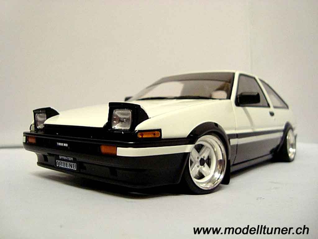 Toyota Trueno 1/18 Autoart preparation drift tuning modellino in miniatura