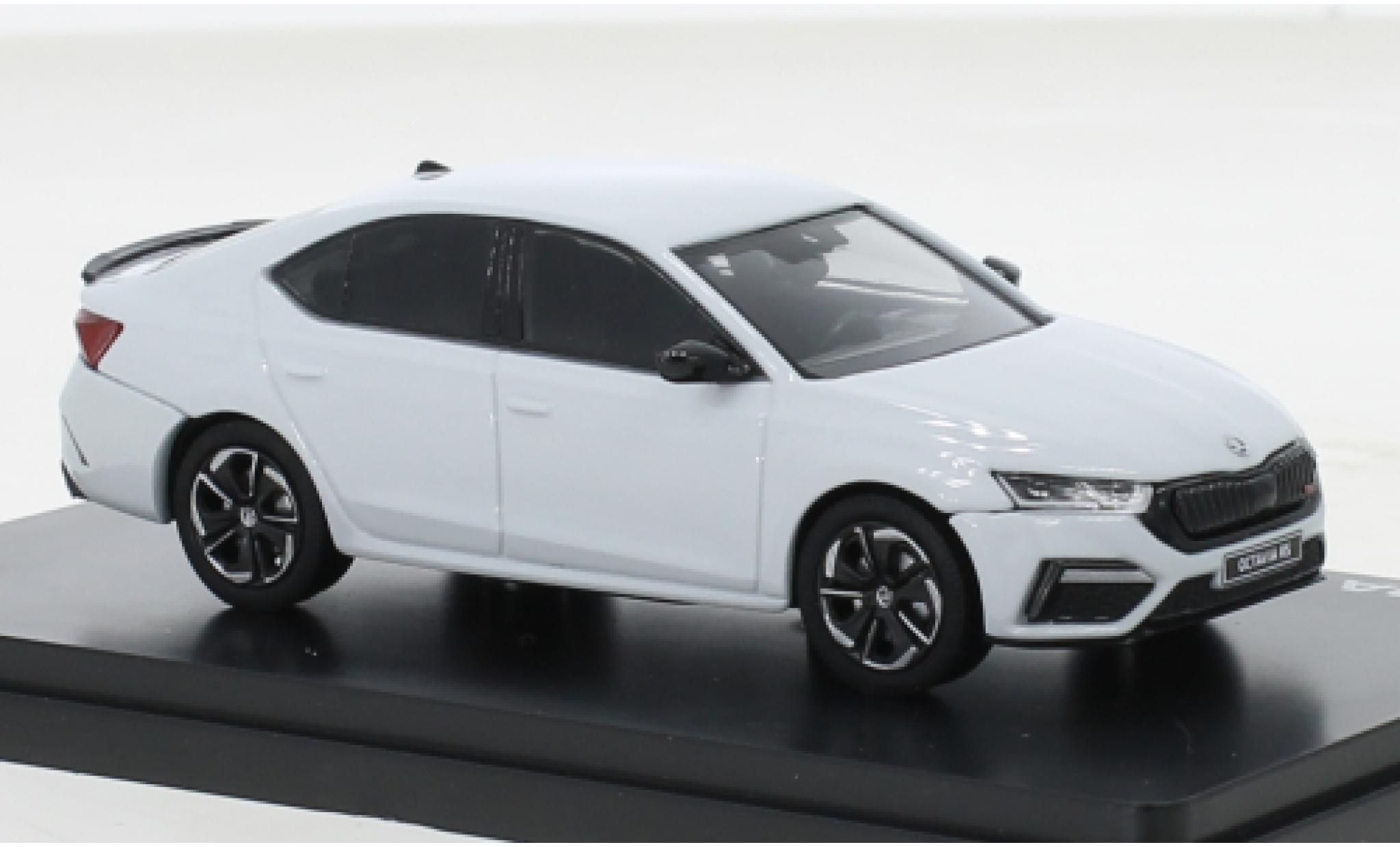 Skoda Octavia 1/43 Abrex IV RS metallise bianco 2020 modellino in miniatura