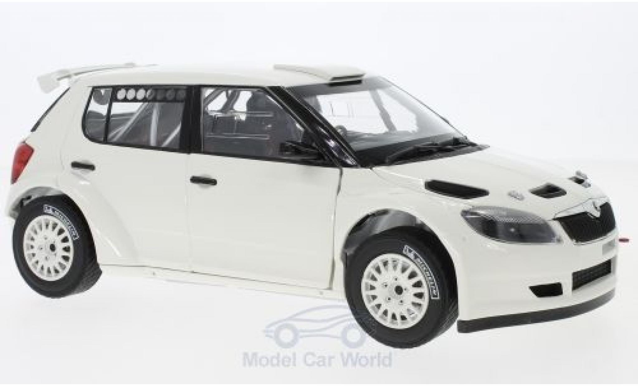 Skoda Fabia 1/18 Abrex II FL S2000 bianco 2010 with Gravel Wheels modellino in miniatura
