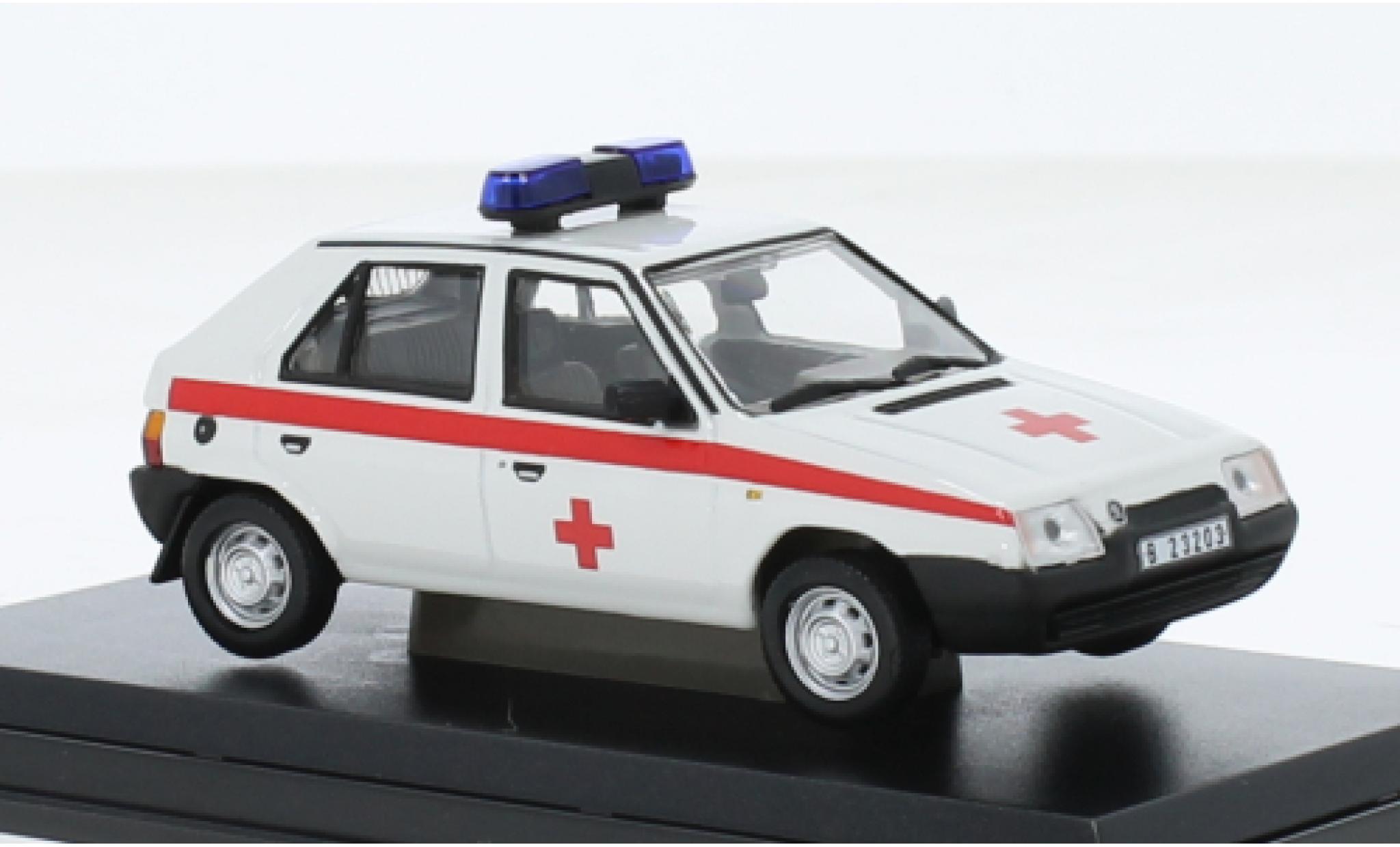 Skoda Favorit 1/43 Abrex 136L Zdravotnicka Slubza Policie 1988 1:43 modellino in miniatura