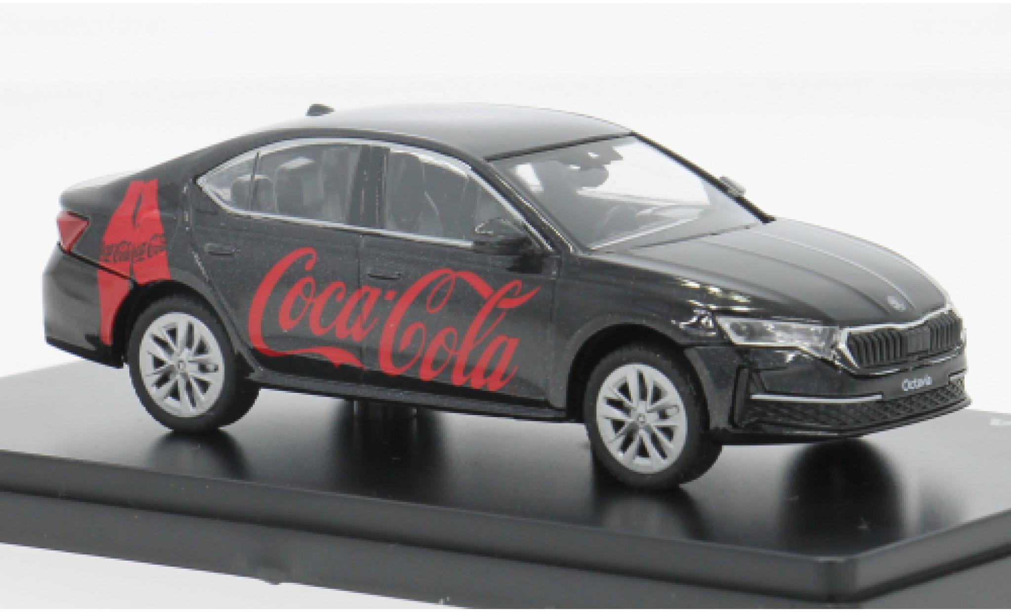 Skoda Octavia Abrex IV FL schwarz 2024 Coca Cola 1:43 modellino in miniatura