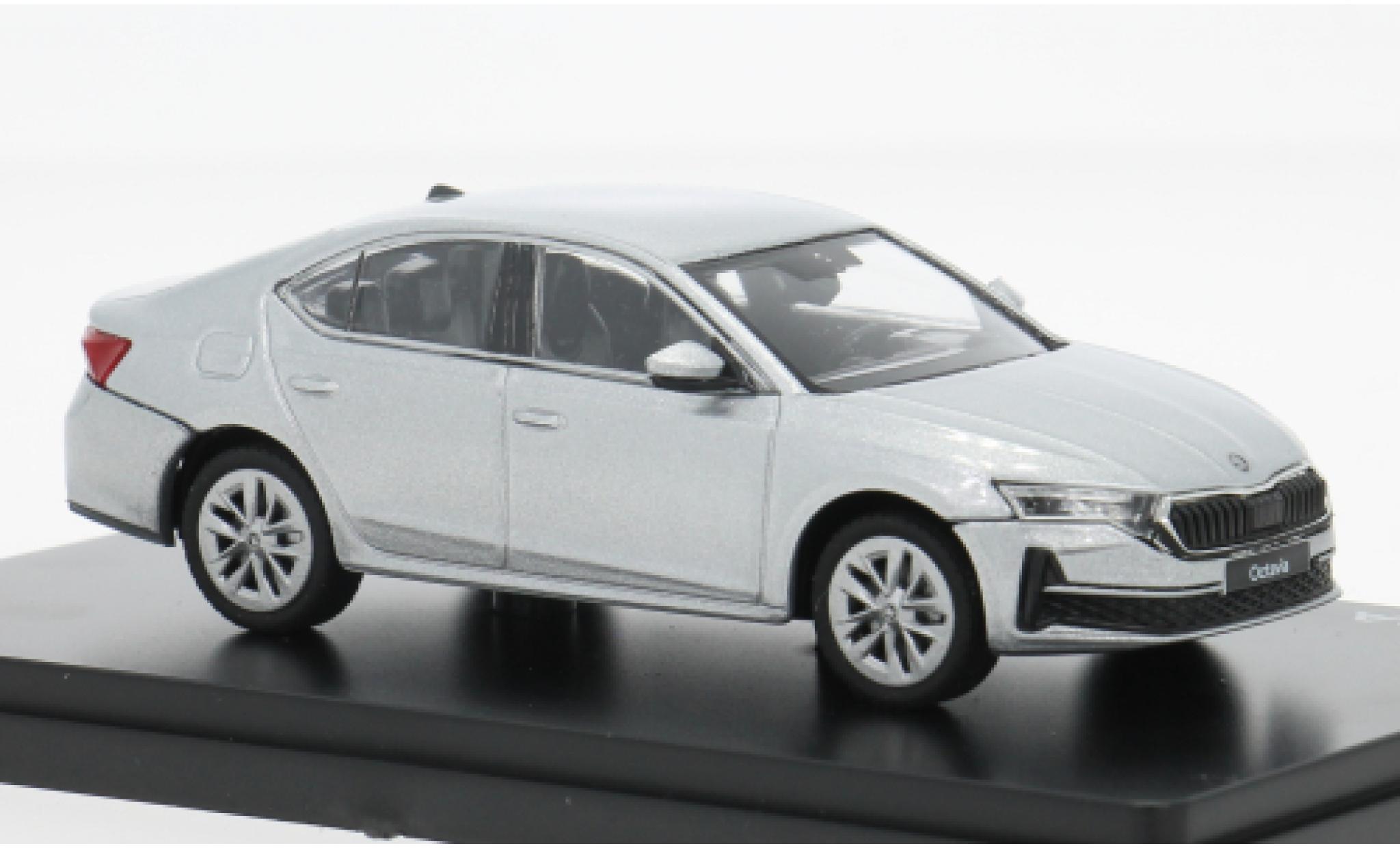 Skoda Octavia Abrex IV FL silber 2024 1:43 modellino in miniatura
