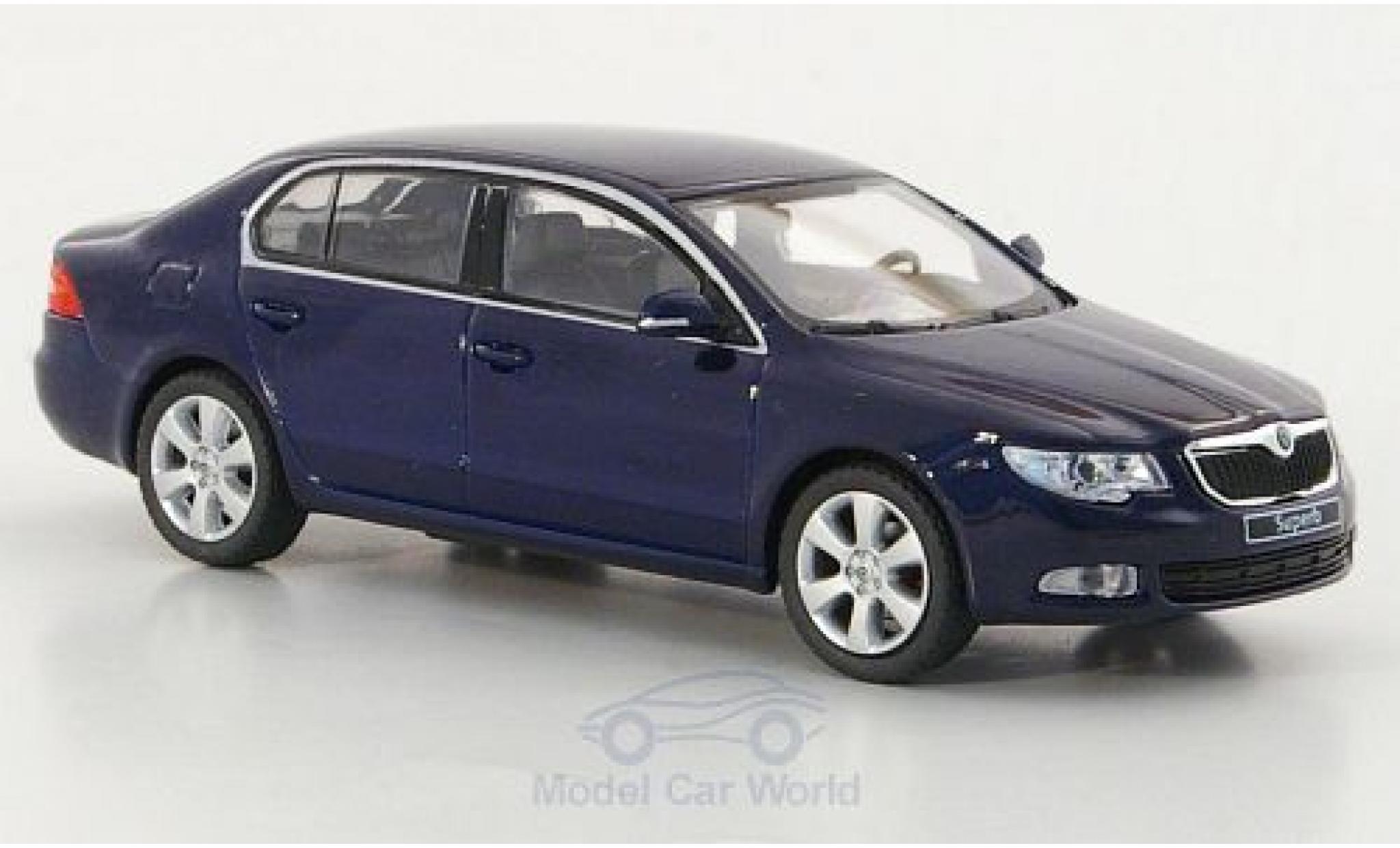 Skoda Superb 1/43 Abrex II metallico blu modellino in miniatura