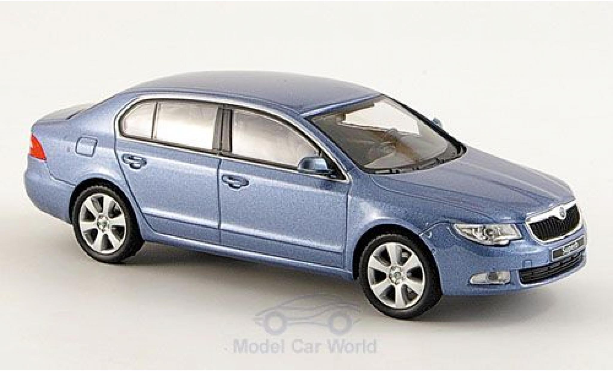 Skoda Superb 1/43 Abrex II metallico blu modellino in miniatura