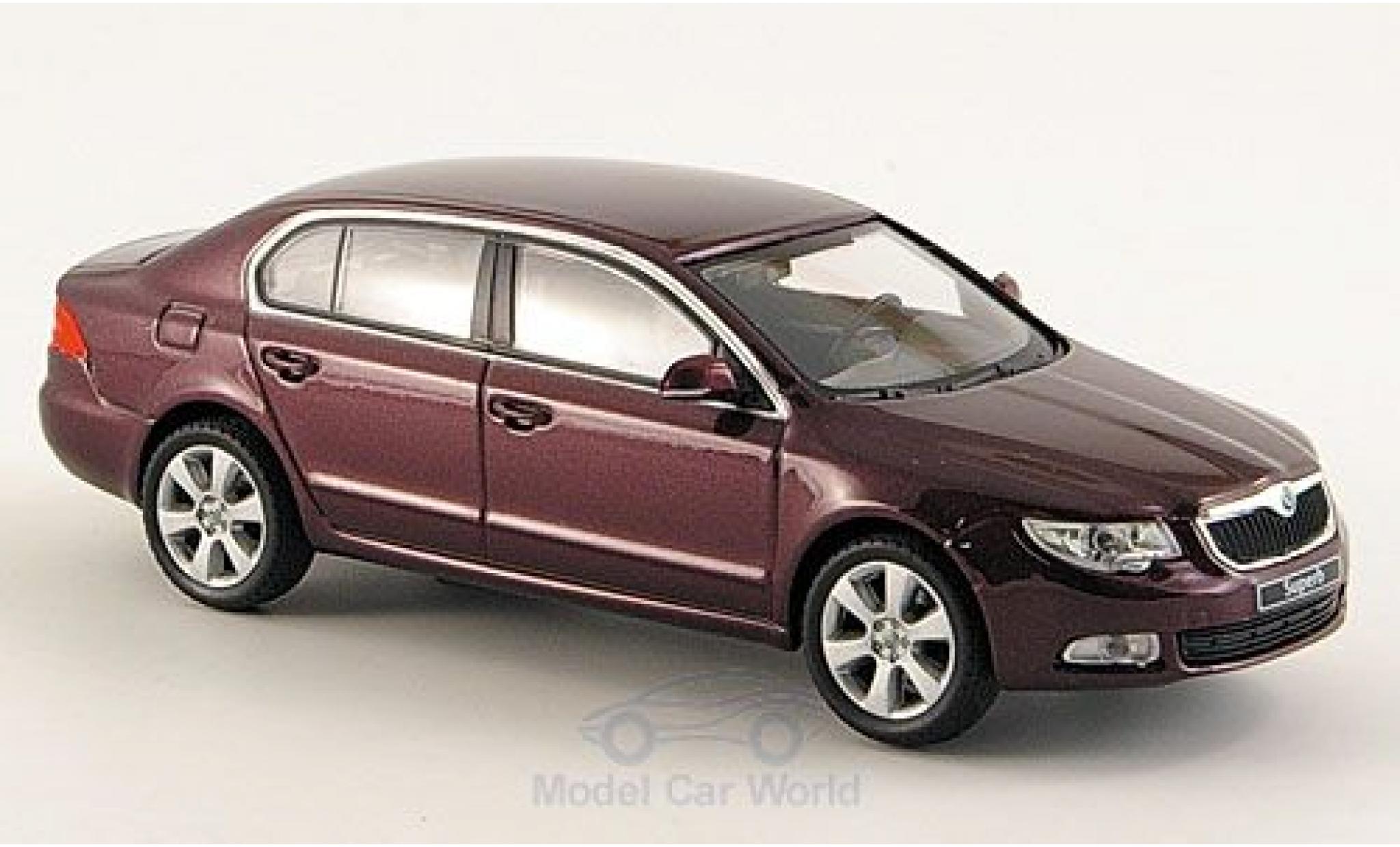 Skoda Superb 1/43 Abrex II metallico rosso ohne Vitrine modellino in miniatura